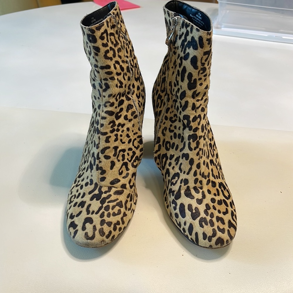 Halogen Booties - Picture 2 of 6